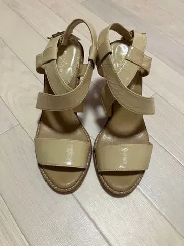 roughdup 샌들 베이지 23cm 일본제