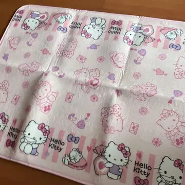 헬로키티 Hello Kitty 룸 매트 핑크