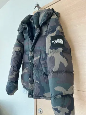 THE NORTH FACE 카모플라쥬 다운 자켓