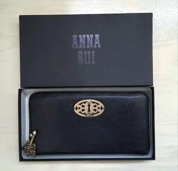 새상품급 ANNA SUI 장지갑 라운드 지퍼 열쇠 모티브
