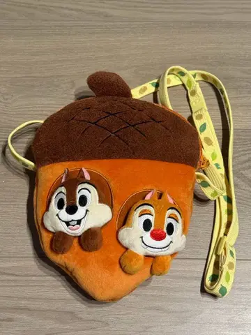 도쿄 디즈니 리조트 칩과 데일 숄더백 칩&데일
