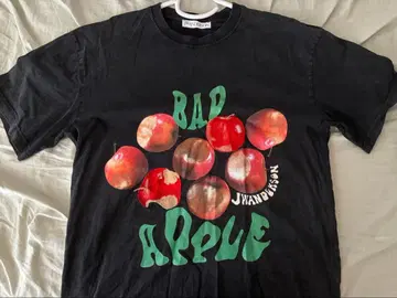 JW ANDERSON BAD APPLE 티셔츠 블랙 레어템