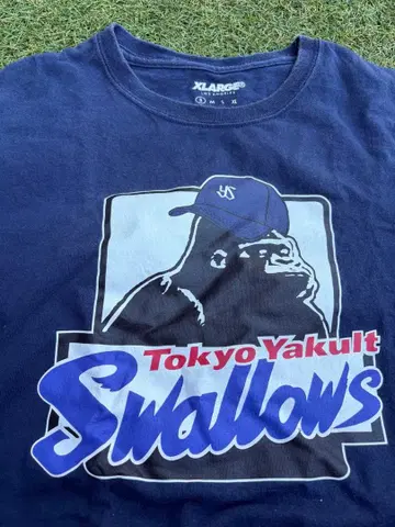 XLARGE 도쿄 야쿠르트 스왈로우스 티셔츠