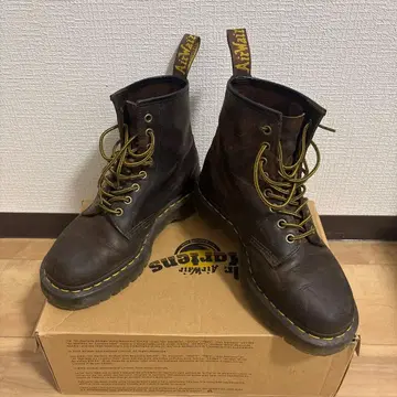 닥터 마틴 워크 부츠 브라운 8홀