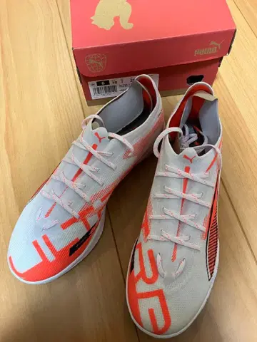 PUMA ULTRA 5 PRO COURT 25cm