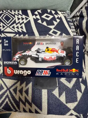Bburago 1/43 레드불 레이싱 RB16B 미니카