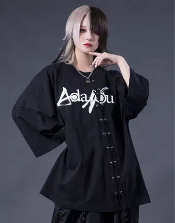 AdaNous 레이스업 티셔츠 DimMoire