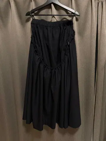 Noir kei ninomiya 25ss 스커트