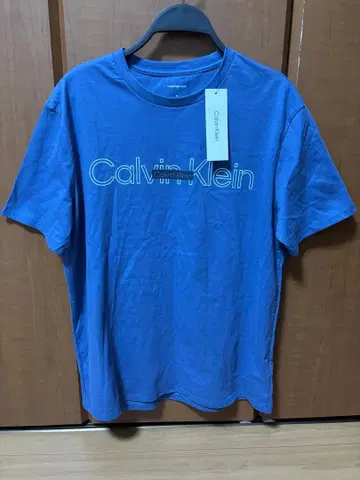 [ 새상품 ] Calvin Klein Jeans T셔츠 M사이즈