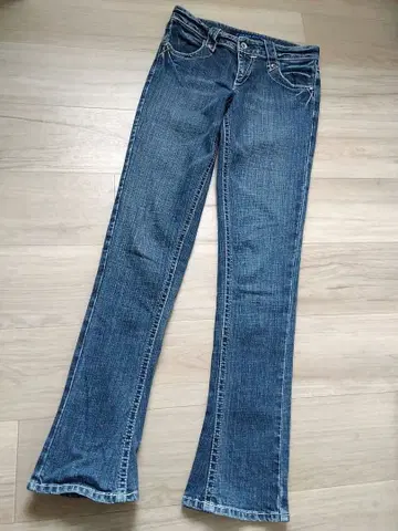 블루 데님 청바지 슬림 부츠컷 롱 레그 미각 스타일 카멜 로드