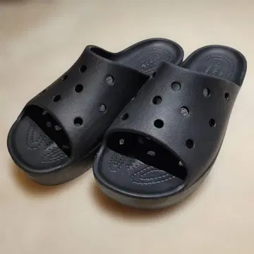 크록스 샌들 블랙 W9