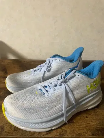 [ 새상품 미사용 ] HOKA 호카 CLIFTON 9 러닝화 오네오네