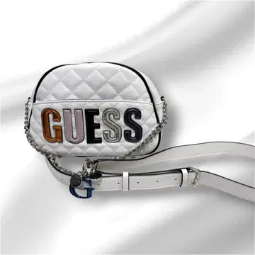 [ 컨디션 최상 ] GUESS 퀼팅 미니 크로스백 화이트 빅 로고