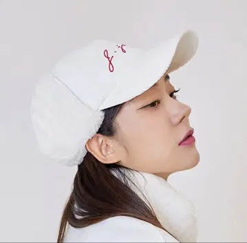 [미사용 새상품] JJANE 코듀로이 귀마개 볼캡 (아이보리) 무신사
