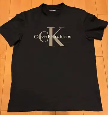 [가격 인하!] Calvin Klein Jeans 티셔츠 블랙
