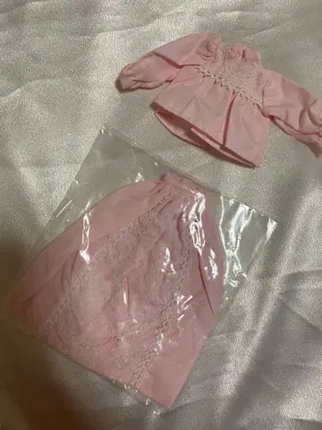 미사용 새상품 제니 인형 의류 드레스