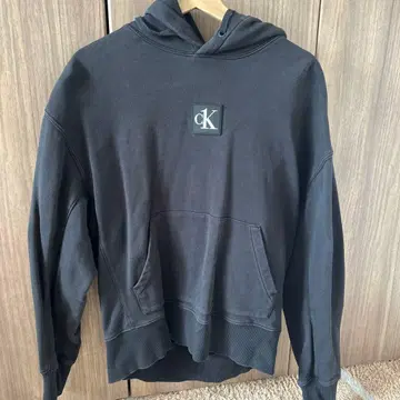 Calvin Klein Jeans 블랙 후드티