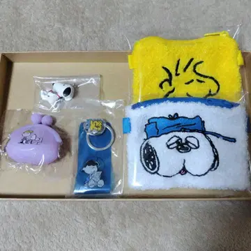 PEANUTS 모후모후 포셰트 피규어 소품함 키링