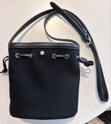 TOUT Y EST SAC COQUILLE BUCKET MINI