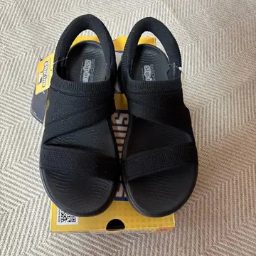 가격 인하! 새상품 스케쳐스 핸즈프리 GO WALK FLEX 샌들