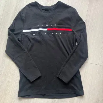 TOMMY HILFIGER 블랙 롱 슬리브 긴팔 T셔츠