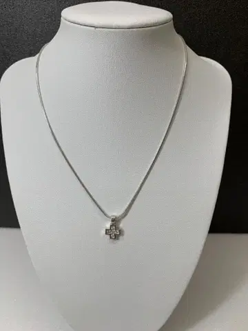 SWAROVSKI 스와로브스키 크로스 목걸이 큐빅 실버 컬러