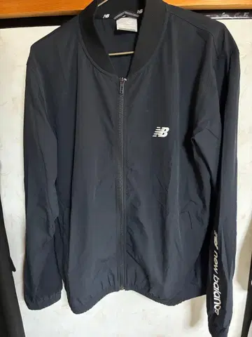 New Balance 나일론 자켓 JMJP0240 블랙 M
