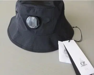 새상품 C.P. Company 고글 버킷햇 경량 L 포켓 포함