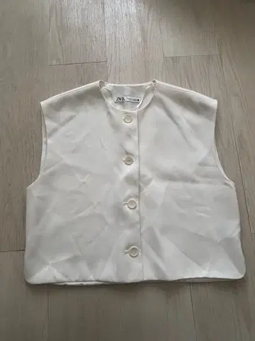 ZARA 크루넥 베스트
