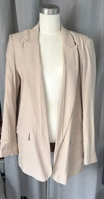 SALE ZARA 테일러드 자켓 베이지 M 사이즈 새상품
