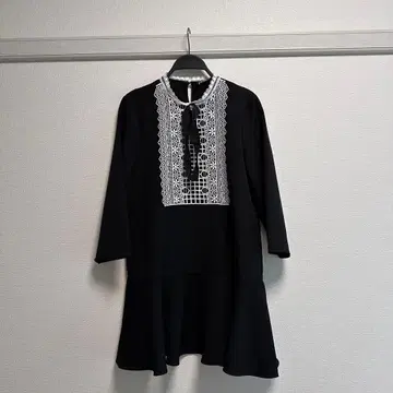 ZARA 레이스 절개 긴팔 블라우스 블랙 M 사이즈