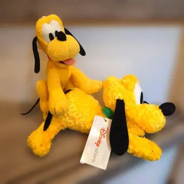 디즈니 플루토 쿠타토 봉제 인형 인형 배지 2점 세트