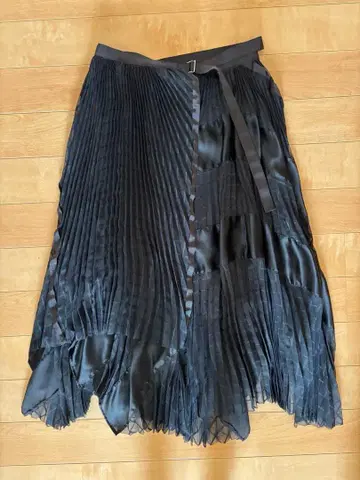 sacai 사카이 블랙 플리츠 랩스커트 사이즈 2