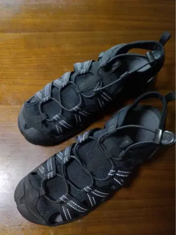 KEEN 아웃도어 샌들 블랙 26cm