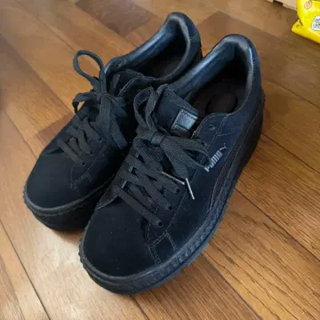 새상품급 PUMA 통굽 스니커즈 리한나 콜라보 24.5