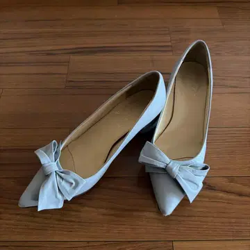 Odette e Odile 리본 펌프스 38