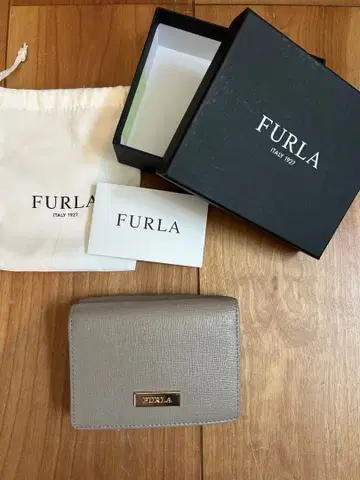 FURLA 3단 폴더형 지갑