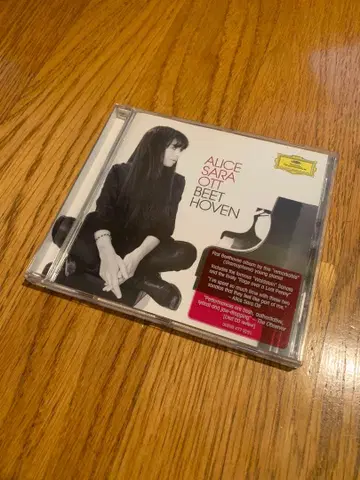 귀한 Alice Sara Ott BEETHOVEN CD 친필 사인 포함