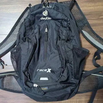 deuter raceX 백팩 블랙 레인 커버 & 헬멧 홀더 포함