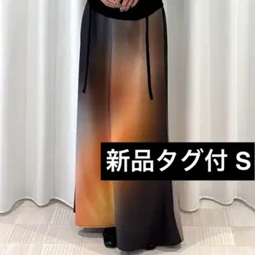 새상품: MEDI GRADIENT SKIRT*Ameri Vintage