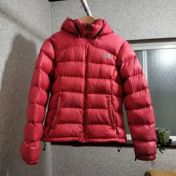 THE NORTH FACE 700필 다운 자켓 레드