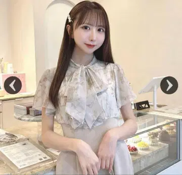 미셸 마카롱 로얄 플뢰르 리본 원피스
