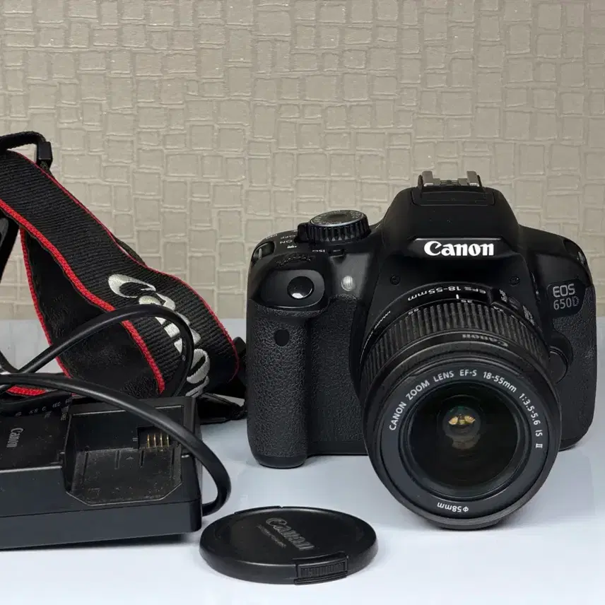 캐논 EOS 650D DSLR 카메라