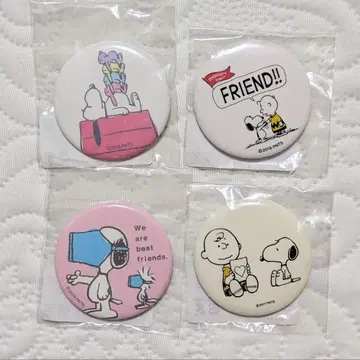 [PEANUTS] 캔뱃지 스누피 4개 세트