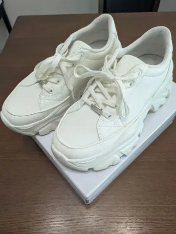 오리엔탈 트래픽 통굽 스니커즈 화이트 24cm