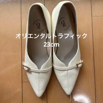 오리엔탈 트래픽 펌프스 23cm
