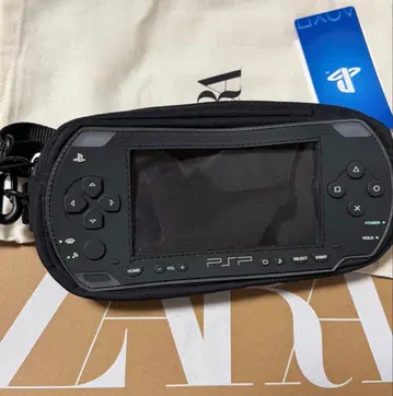 ZARA PlayStation 콜라보 바디백