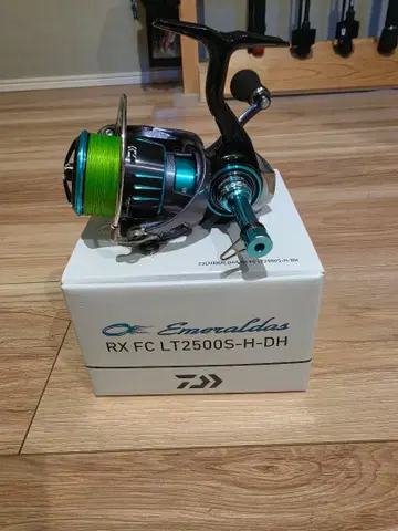 다이와 에메랄다스 RX FC LT2500S-H-DH