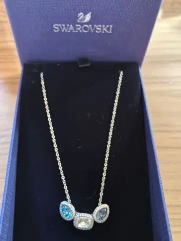 SWAROVSKI 목걸이 3스톤 크리스탈