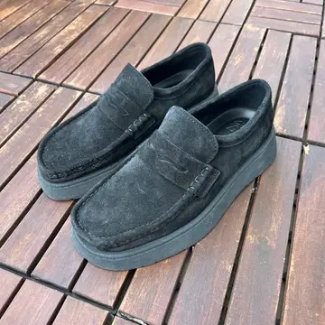 [새상품급] ZARA x clarks 로퍼 42 블랙 스웨이드
